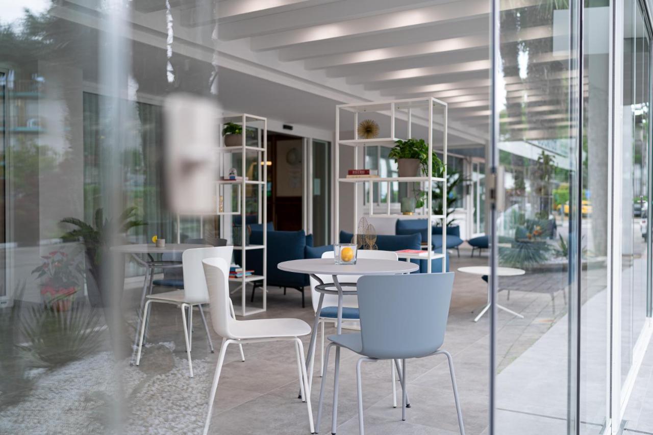 Hotel Smeraldo ลินญาโน ซับเบียโดโร ภายนอก รูปภาพ