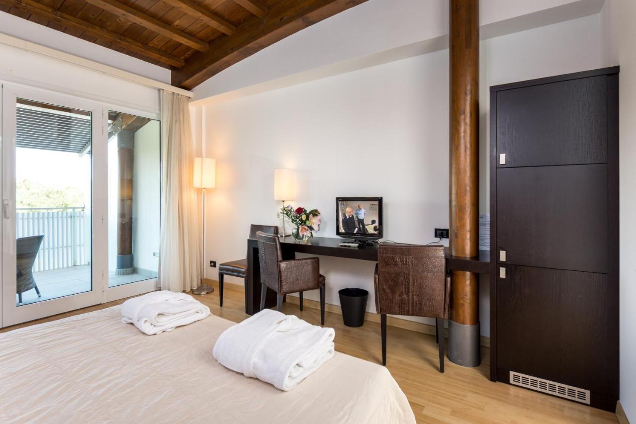 Hotel Smeraldo ลินญาโน ซับเบียโดโร ภายนอก รูปภาพ