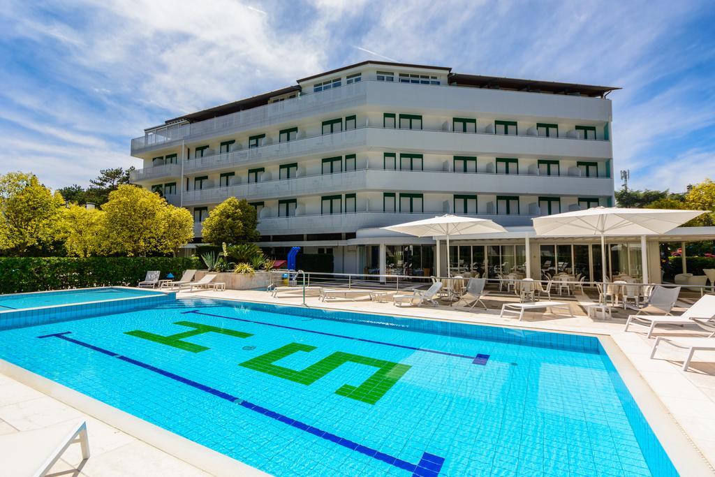 Hotel Smeraldo ลินญาโน ซับเบียโดโร ภายนอก รูปภาพ