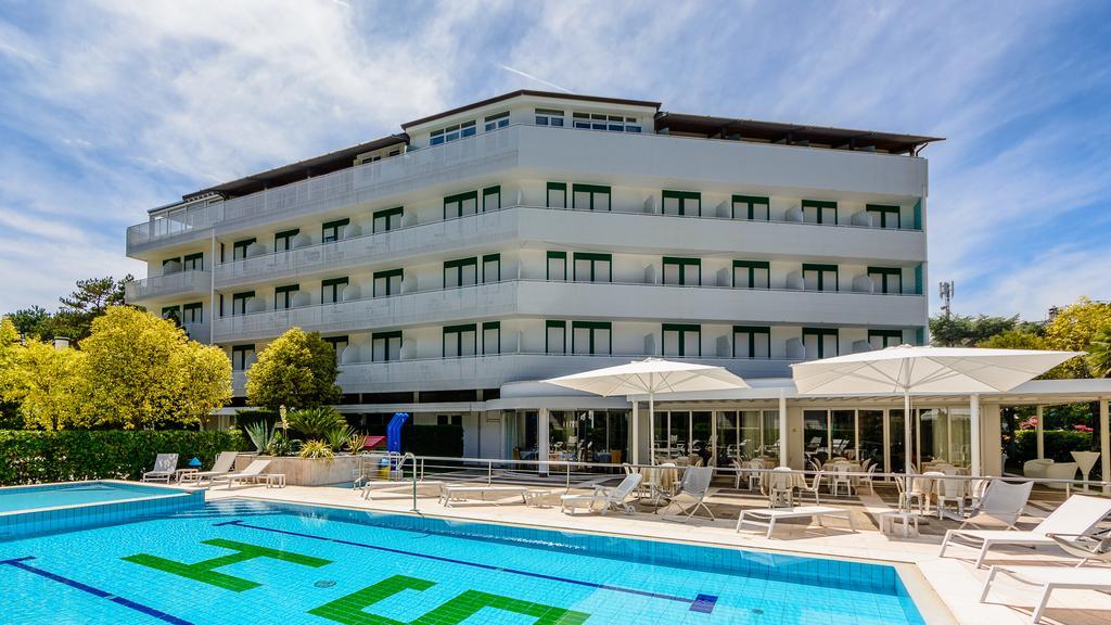 Hotel Smeraldo ลินญาโน ซับเบียโดโร ภายนอก รูปภาพ
