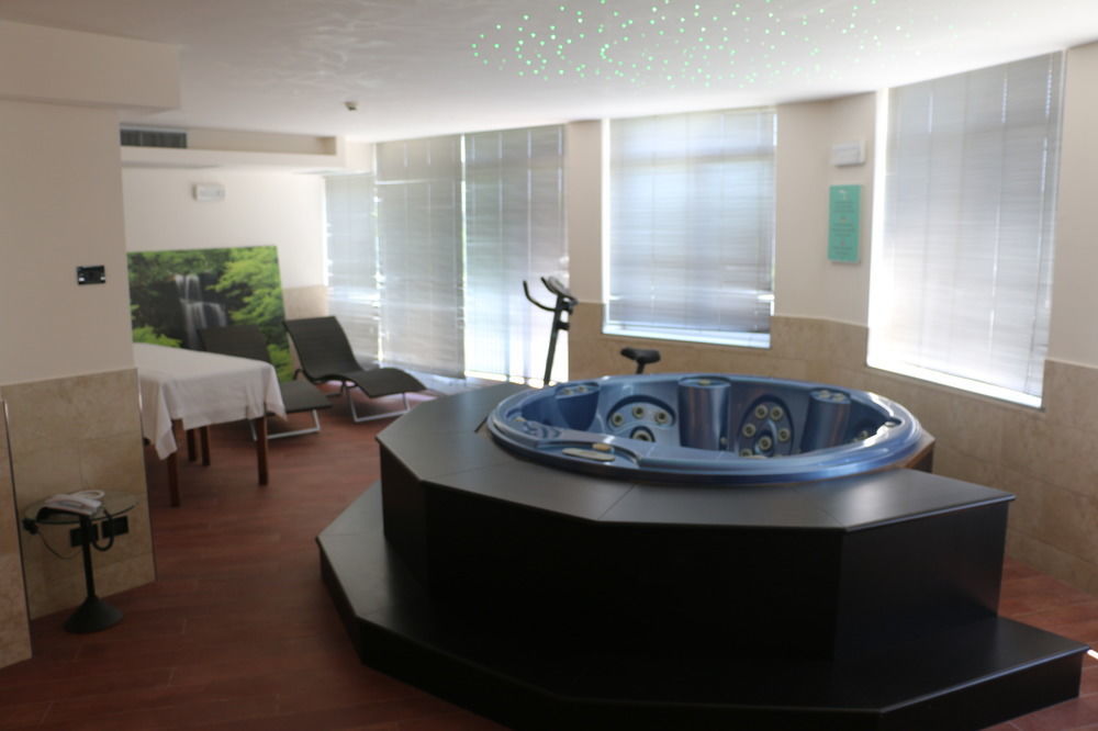 Hotel Smeraldo ลินญาโน ซับเบียโดโร ภายนอก รูปภาพ