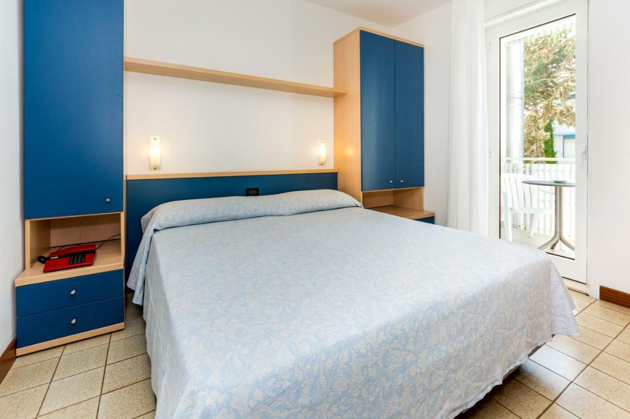 Hotel Smeraldo ลินญาโน ซับเบียโดโร ภายนอก รูปภาพ
